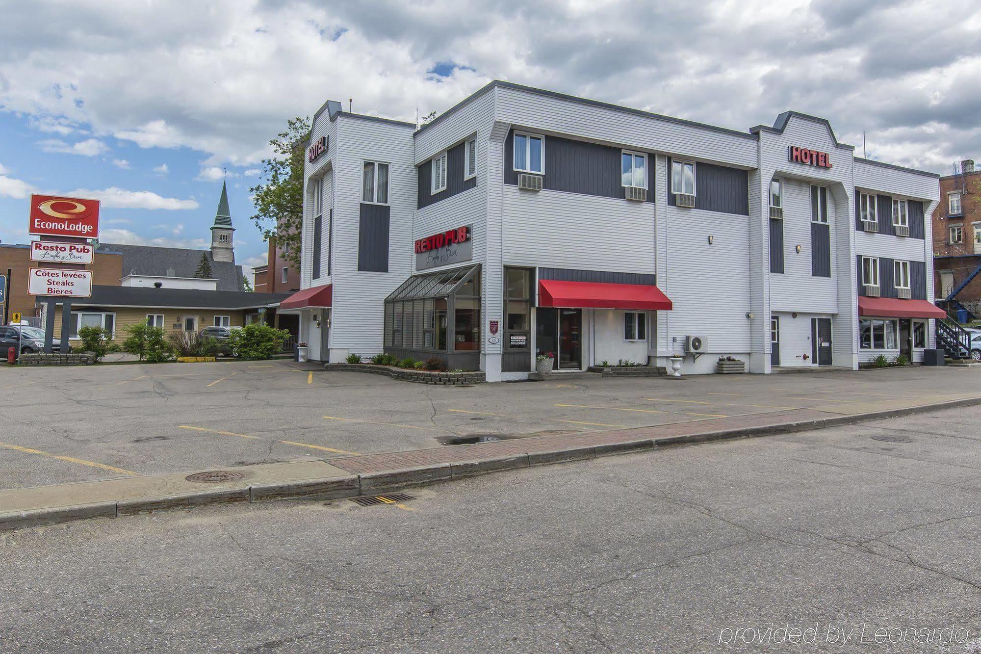 Econo Lodge La Malbaie Buitenkant foto