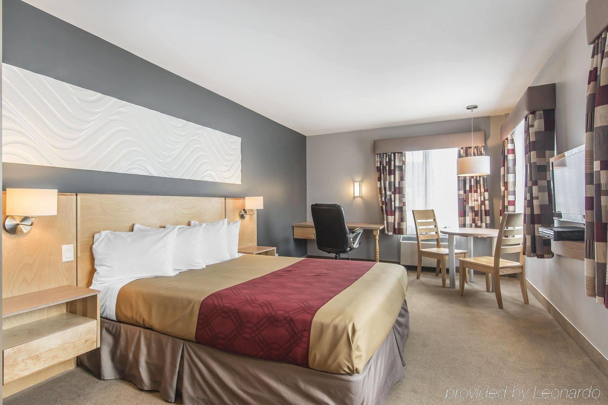 Econo Lodge La Malbaie Buitenkant foto