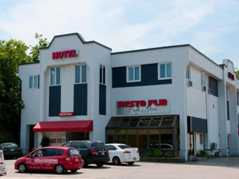 Econo Lodge La Malbaie Buitenkant foto