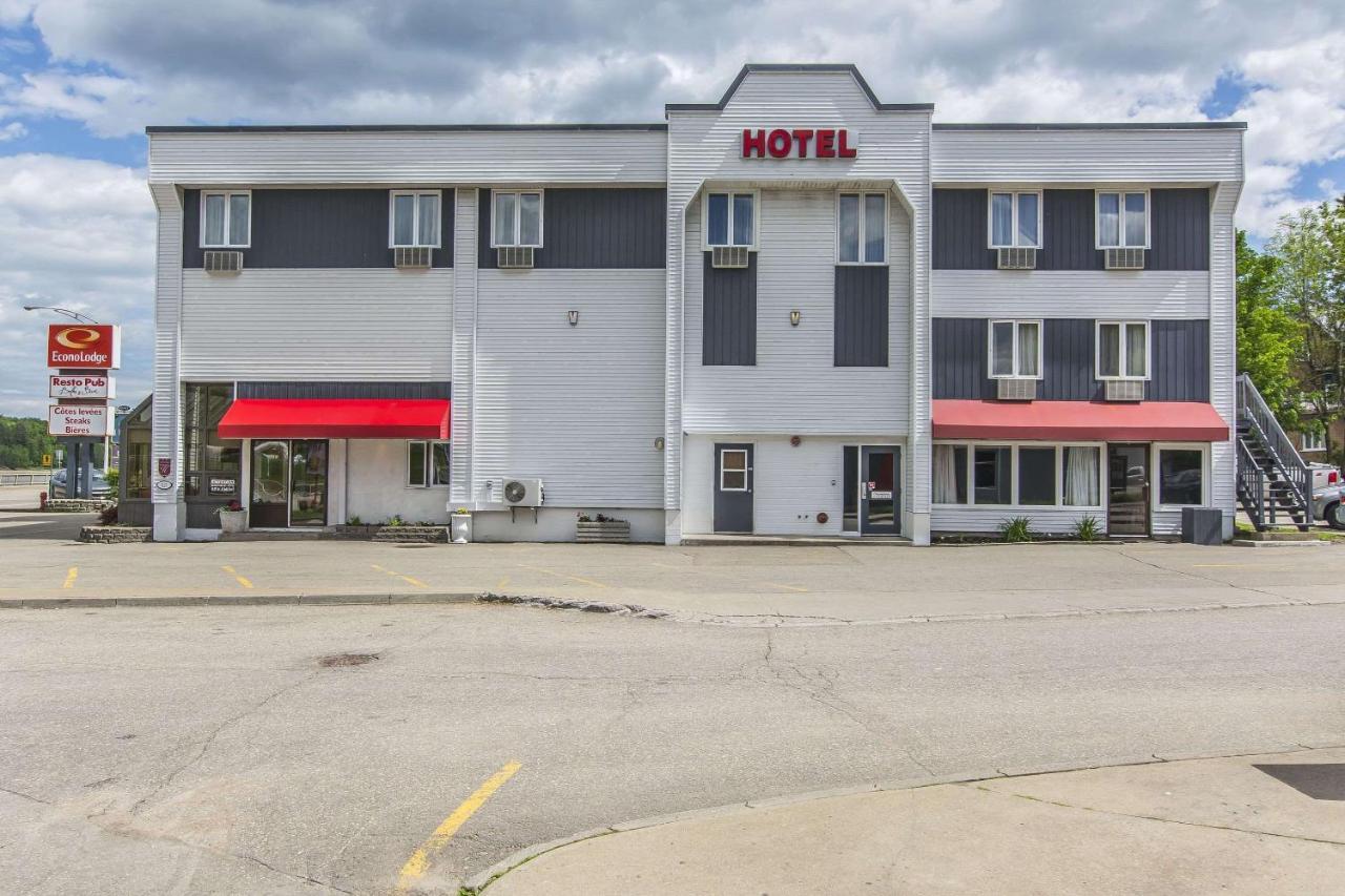 Econo Lodge La Malbaie Buitenkant foto